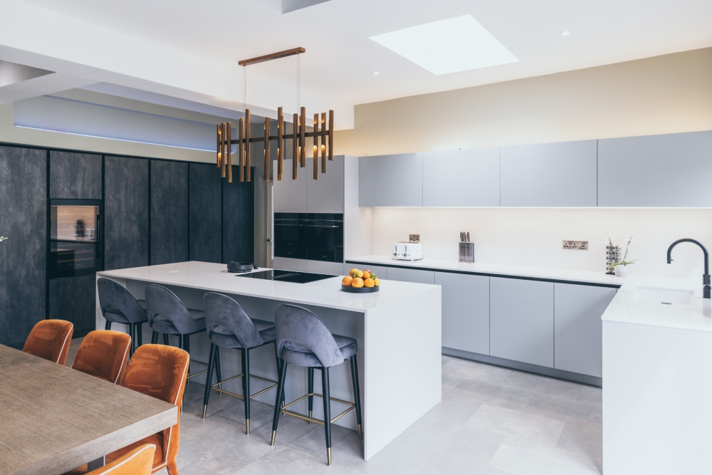 Feature True Handleless Kitchen In Birmingham