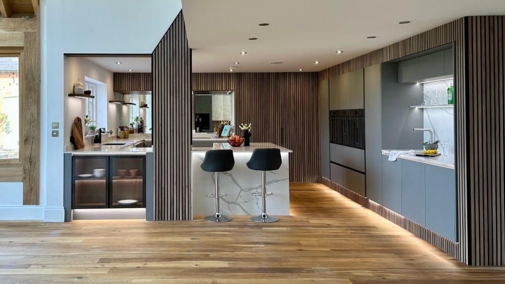 modern-luxury-kitchen-in-devon modern luxury kitchen in devon